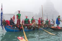 Père Noël Vénitien à la Salute à Venise
