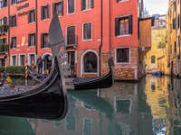 Gondoles Rio dei Bareteri à Venise