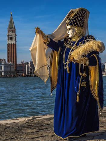 Carnaval de Venise, masque et costume.