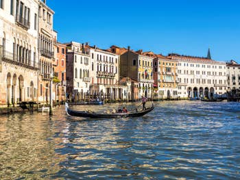 Gondole sur le Grand Canal de Venise