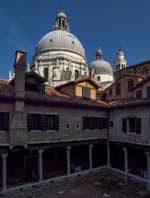 L'Abbazia San Gregorio et la Madonna de la Salute à Venise