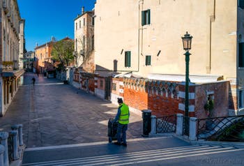 La Strada Nova vue depuis le pont de San Felice, dans le Sestier du Cannaregio à Venise