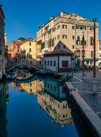 Le Rio del Mondo Novo à côté du Campo Santa Maria Formosa dans le Sestier du Castello à Venise.
