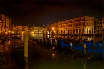 Les Nuits de Venise, Gondoles sur le Grand Canal devant les Fabbriche Nove.