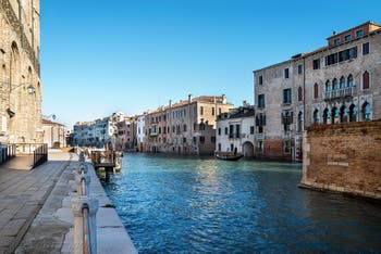Le Rio et la Fondamenta de la Misericordia dans le Sestier du Cannaregio à Venise