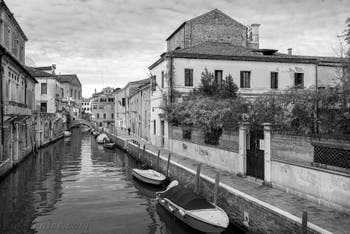 Le Rio et la Fondamenta Santa Caterina, au fond le pont Molin o de la Racheta dans le Cannaregio à Venise