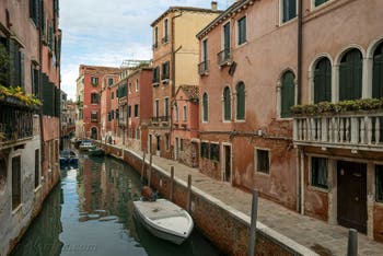 Le Rio de Sant' Andrea et la Fondamenta dei Sartori dans le Cannaregio à Venise