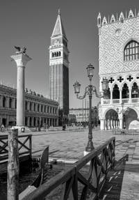 Le Palais des Doges et le Campanile de Saint-Marc à Venise.