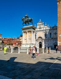 Le Campo San Giovanni e Paolo et la statue du Colleone dans le Castello à Venise.