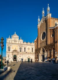 La Scuola Grande San Marco et la Basilique et le Campo San Giovanni e Paolo dans le Castello à Venise.