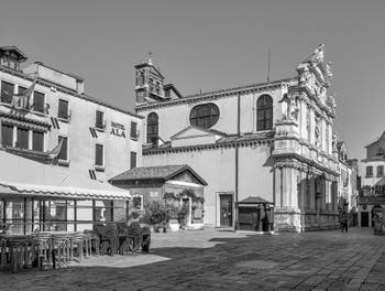 Le Campo et l'église Santa Maria Zobenigo, également dénommée Santa Maria del Giglio, à Saint Marc à Venise.
