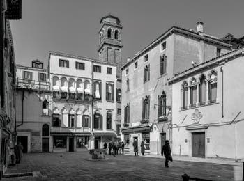 Le Campo Santa Maria Mater Domini dans le Sestier de Santa Croce à Venise.