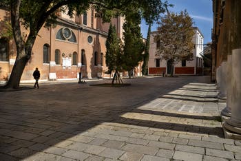 Le Campo de la Confraternita et l'église San Francesco de la Vigna dans le Castello à Venise.