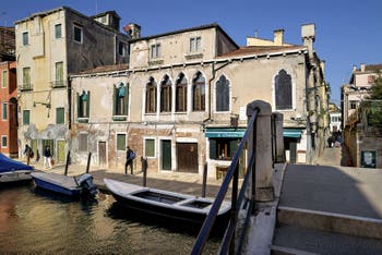 La Fondamenta de la Sensa et le pont de la Malvasia dans le Cannaregio à Venise.