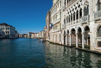 Le palais de la Ca' d'Oro sur le Grand Canal à Venise