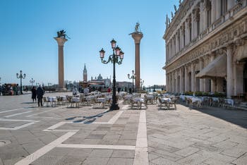 La Piazzetta San Marco avec les colonnes du lion de Saint-Marc et de Saint-Théodore à Venise