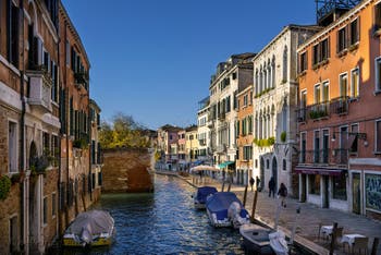Le Rio et la Fondamenta de la Misericordia dans le Cannaregio à Venise.