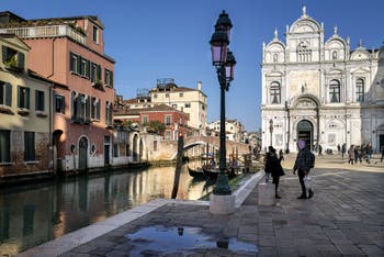Le Rio dei Mendicanti et la Scuola Grande San Marco dans le Castello à Venise.