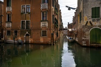Le Rio de le Torete et la Fondamenta Labia vus depuis le Rio de la Sensa, dans le Cannaregio à Venise.