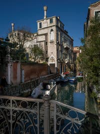Le Rio de la Panada et le palais Van Axel dans le Cannaregio à Venise.