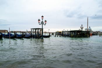 Acqua Alta de Novembre 2019 à Venise, la Riva degli Schiavoni dans le Castello à Venise.