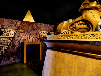 Pyramide du Sphinx Khnum Parabole au Pavillon égyptien de la Biennale d'Art de Venise 2019