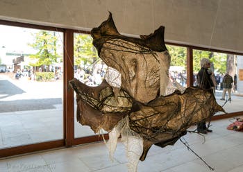 Maret Anne Sara, Sculptures en peau et viscères de rennes, Biennale Internationale d'Art de Venise