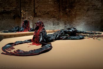 Nicholas Hlobo, Unduluko, Umrhubuluzi, Corderie de l'Arsenal de Venise, Biennale d'Art 2026