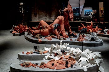 Rajni Perera et Marigold Santos, Efflorescence/The Way We Wake, Corderie de l'Arsenal de Venise, Biennale d'Art 2026