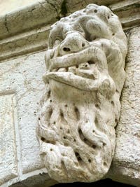 Le Mascherone du Campanile de Santa Maria Formosa à Venise