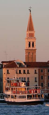 Le Campanile de San Francesco della Vigna vu depuis la riva degli Schiavoni