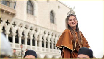 Das Fest der Marien beim Karneval in Venedig