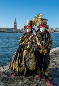 Les Costumés du Carnaval de Venise 2022 sur l'île de San Giorgio Maggiore