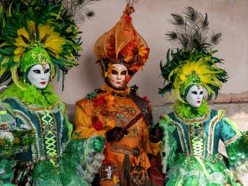 Les Masques et Costumes du Carnaval de Venise 2024 sur le Campo San Zaccaria