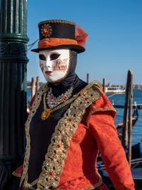 Les Costumés du Carnaval de Venise 2022 sur le môle et devant le bassin de Saint-Marc
