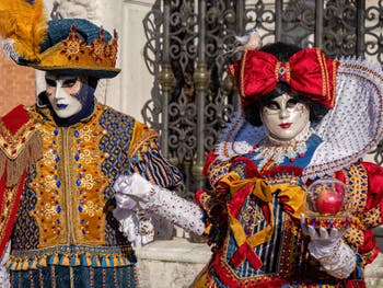 Masques et Costumes du Carnaval de Venise, Blanche-Neige et son Prince à l'Arsenal.