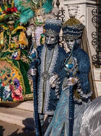 Masques et Costumes du Carnaval de Venise, Prince et Princesse bleu et argent à l'Arsenal.