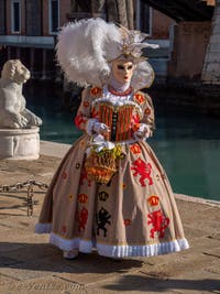 Masques et Costumes au Carnaval de Venise, La Princesse des Lions à l'orange à l'Arsenal.