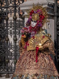 Masques et Costumes au Carnaval de Venise, La Princesse en Or à l'Arsenal.