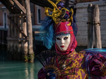 Masques et Costumes du Carnaval de Venise, La Belle au voile à l'Arsenal.