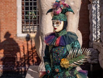 Costumes du Carnaval de Venise, la Princesse à la palme d'or à l'Arsenal.