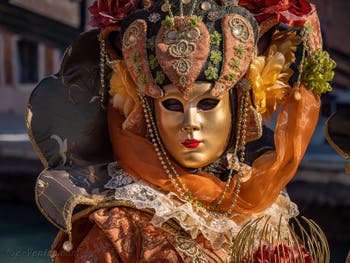 Masques et Costumes du Carnaval de Venise, Prince et princesse orange à l'Arsenal.