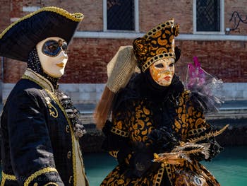 Masques et Costumes du Carnaval de Venise, Noblesse oblige à l'Arsenal.