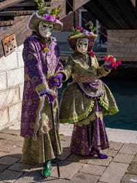 Les masques et costumes du Carnaval de Venise : Fleurs épanouies à l'Arsenal