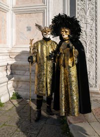 Aigle, plumes et noblesse à San Zaccaria, Masques et costumes du Carnaval de Venise
