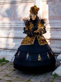 Abeille en or et miel à San Zaccaria, Masques et costumes du Carnaval de Venise