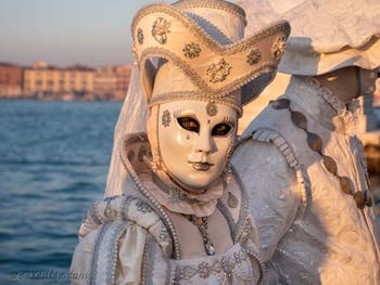 Masques et costumes du Carnaval de Venise, Délicatesse de l'Amour à San Giorgio Maggiore