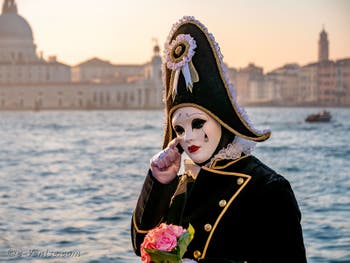 Masques et costumes du Carnaval de Venise, Amoureux éploré à San Giorgio Maggiore