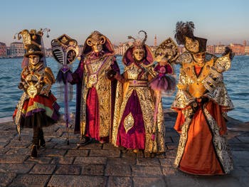 Masques et costumes du Carnaval de Venise, Magnificence et prestance à San Giorgio Maggiore