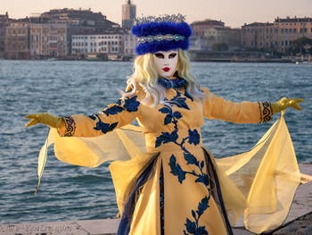 Masque et Costume du Carnaval de Venise : Princesse Ukrainienne sur l'Île de San Giorgio Maggiore